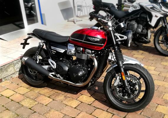 Šeri testuje - Triumph Speed Twin 1200